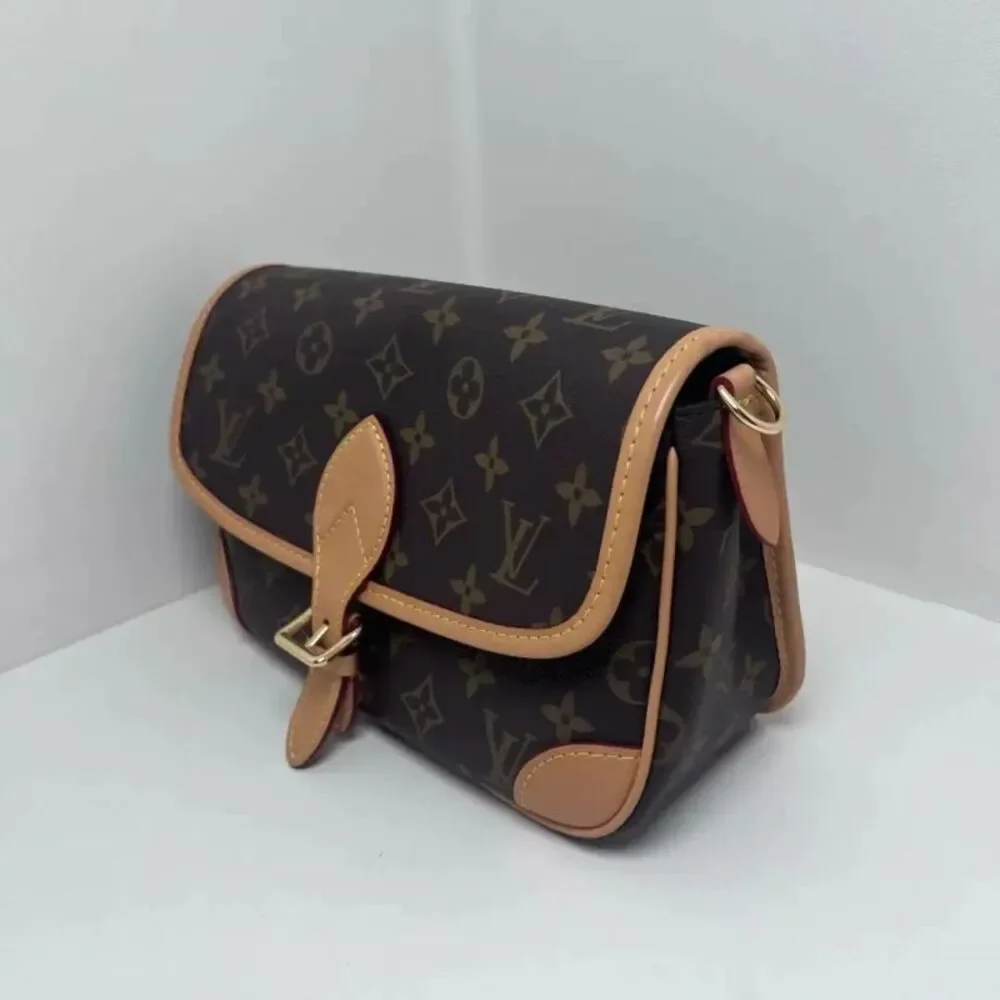 Louis Vuitton Women Pre-Loved Bag Very Good Condition